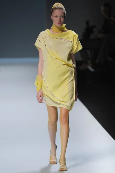 Look 18